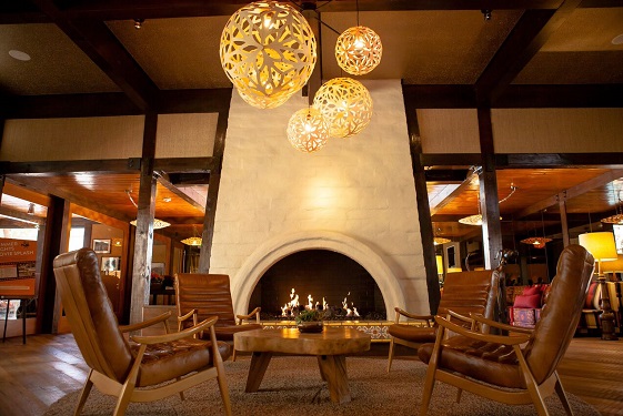 Garland lobby